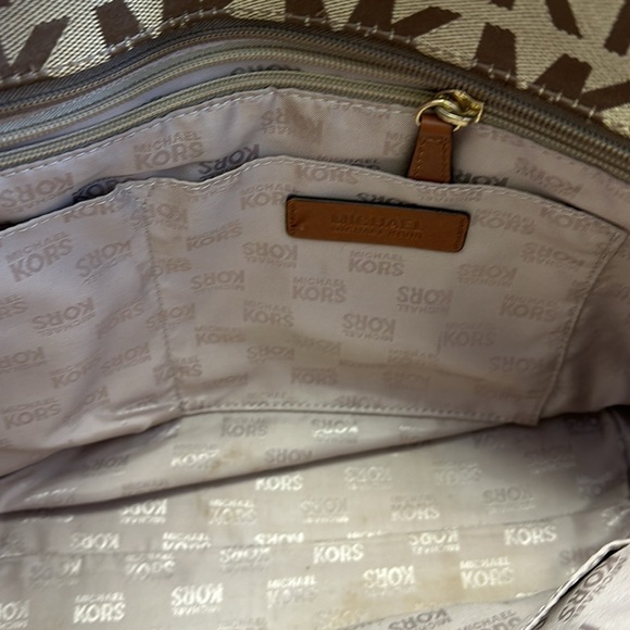 Michael Kors Jet Set Travel Large ChainShoulder Tote - Picture 10 of 10